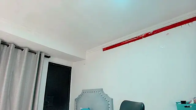 Chat +18 de paulina_ponce ao vivo