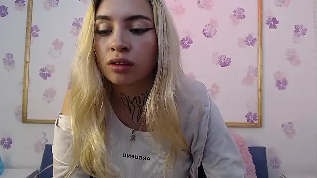 Chat +18 de Tamaraa_velez ao vivo