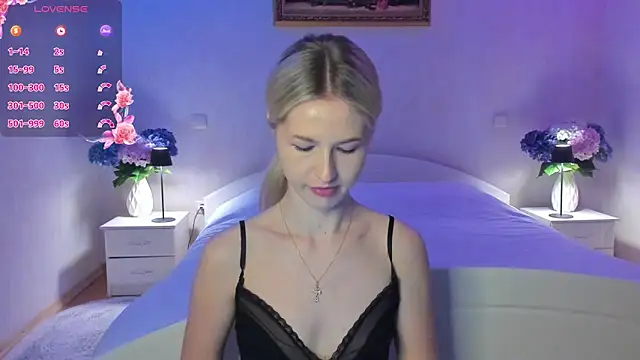 Julie_Blaze's Live XXX Chat