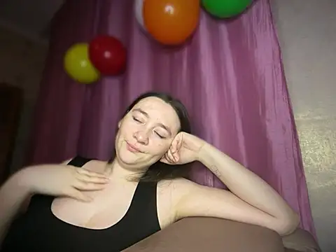 แชท XXX สดของ MimiYolaVi