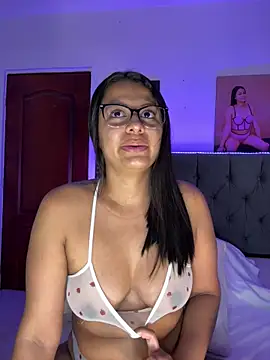 ema_zoe's Live XXX Chat