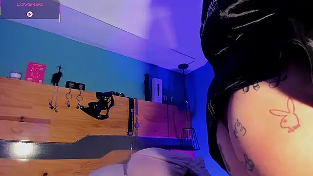 ChloeAllennn élő XXX-chatje