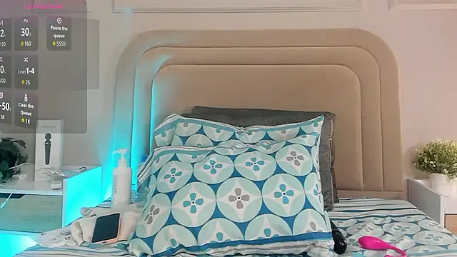 Miaaffox Chat XXX live