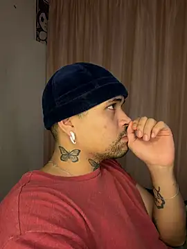 Show modela Simone026 na web-kameri