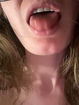 Webkamerová show Hii_Adel