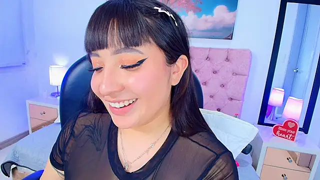 Emma_monserrat 即時 XXX 聊天