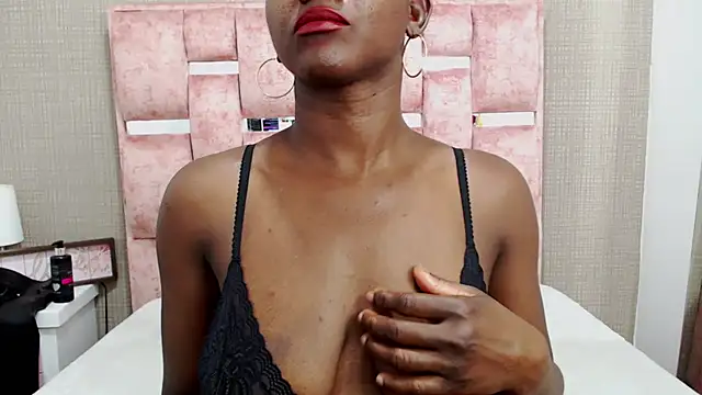 NahomyHawk élő XXX-chatje