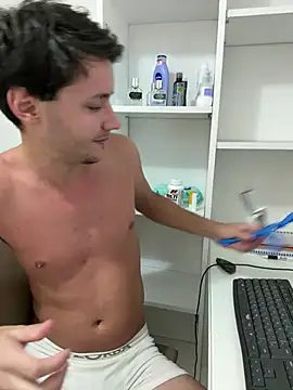 Chat +18 de RicoValen ao vivo