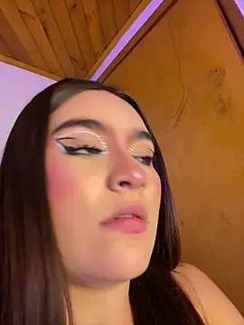 Issa_pinkk Chat XXX in diretta