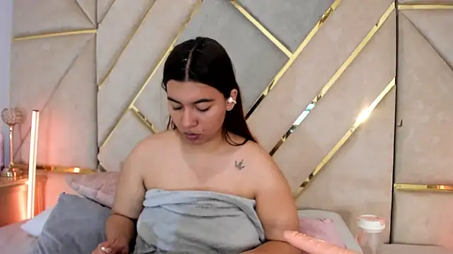 Chat +18 de DulceJones ao vivo