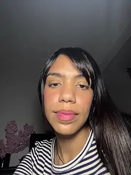 -Naomyy-: онлайн-секс-чат