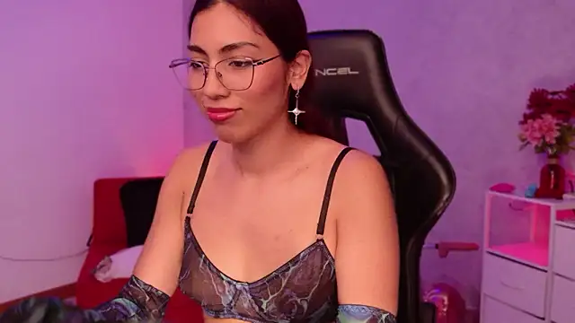 Kadah_ Live XXX Chat