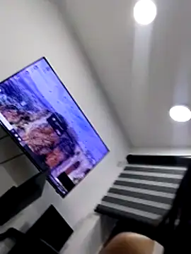 Emily__Stef 即時 XXX 聊天