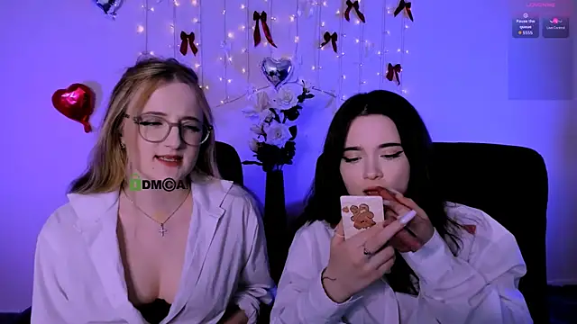 liana_kisses' Live XXX Chat