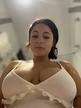 Chat +18 de TeaseDollXXX ao vivo