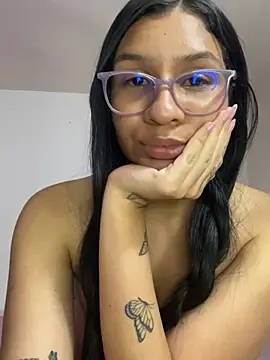 Danny_gonza Adlı Modelin Canlı XXX Sohbeti