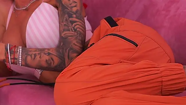 fallingangel Adlı Modelin Canlı XXX Sohbeti