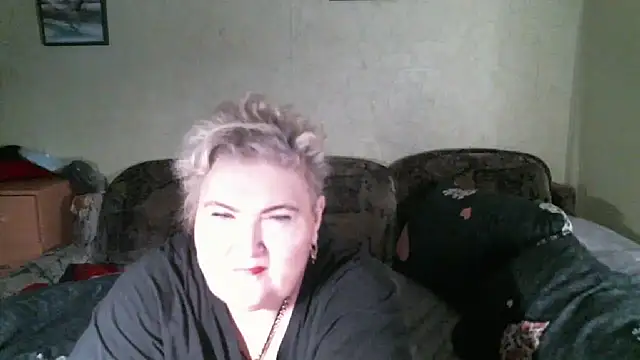 Lana555: онлайн-секс-чат