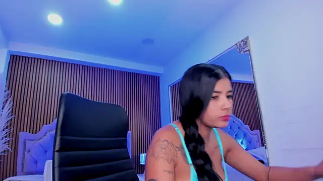 SelenaStonne Chat XXX in diretta