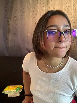 LilithMonette 即時 XXX 聊天