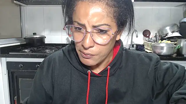 kateleyagrey – Naživo XXX chat