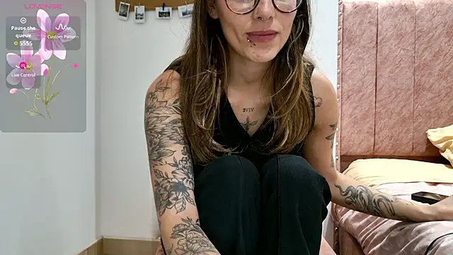 Emmy_petit Live XXX-chat