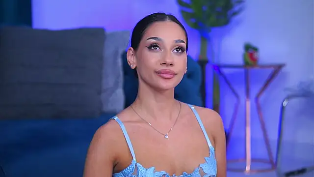 NinaSolenne Show in webcam