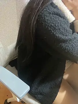 Mina048: διαδικτυακό σόου στην κάμερα