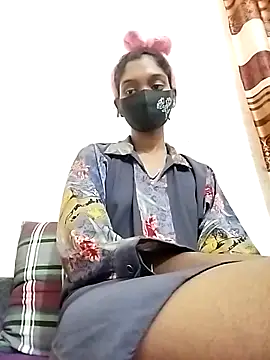 Urmi-2 Live XXX-chat