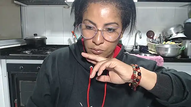 kateleyagrey: διαδικτυακό σόου στην κάμερα