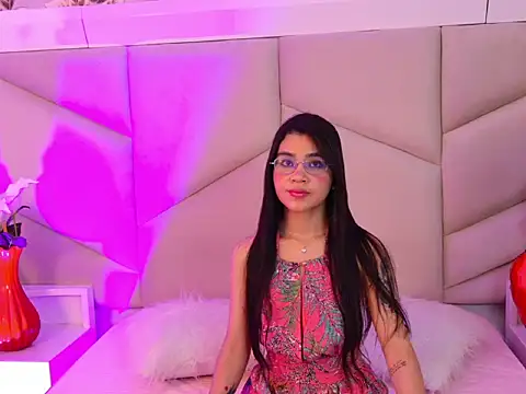 OliviaDiaz 现场XXX聊天