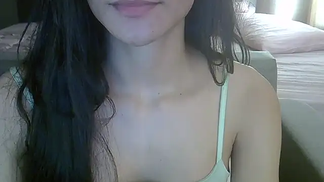 SkinnyKittenのライブXXXチャット