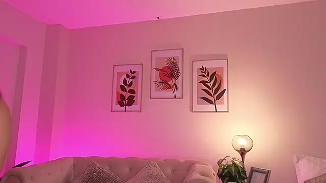 DahianaWalcott: онлайн-секс-чат