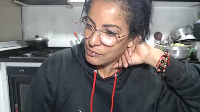 kateleyagrey's Live XXX Chat