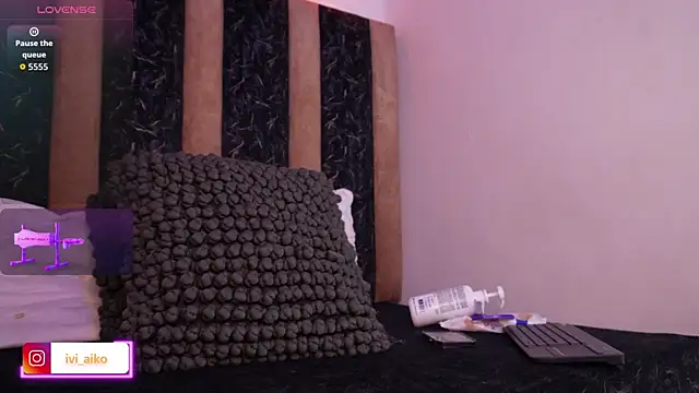 Ivi_Aiko লাইভ XXX চ্যাট