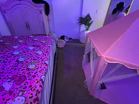 Onlypawzz 即時 XXX 聊天