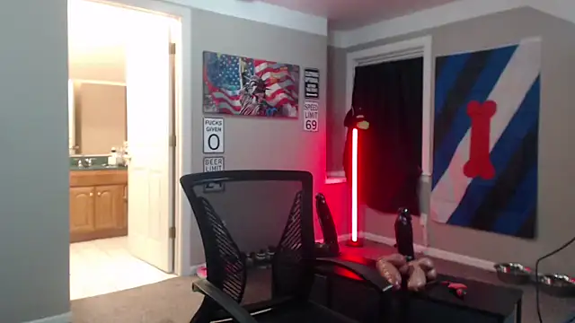 Michigan9000 即時 XXX 聊天