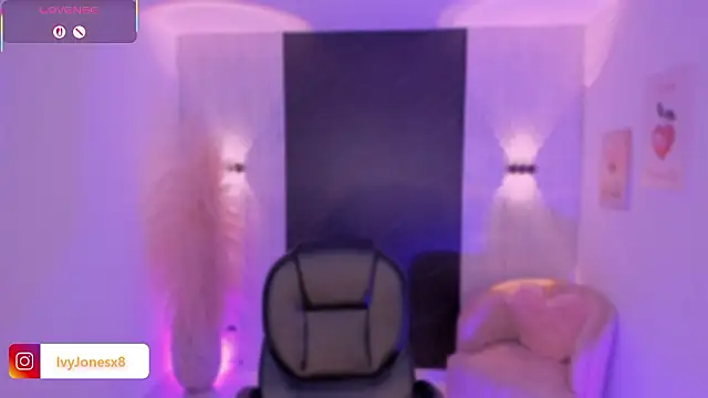 IvyJonesX Chat XXX in diretta