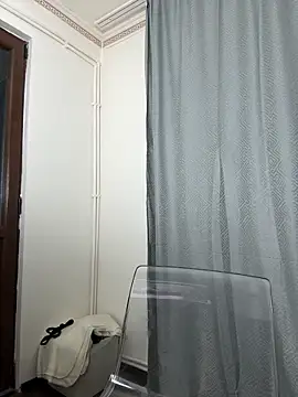 MiaKiittyy's Live XXX Chat