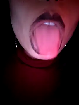 Miss_Carmilla Adlı Modelin Canlı XXX Sohbeti