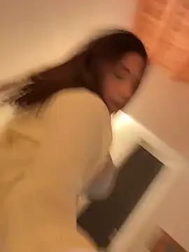 vellaah's Live XXX Chat