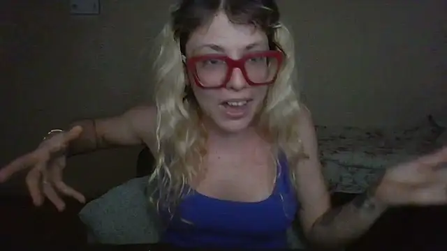 Show de BlondieTami na webcam