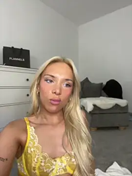 Naughtyblondex Webcamshow