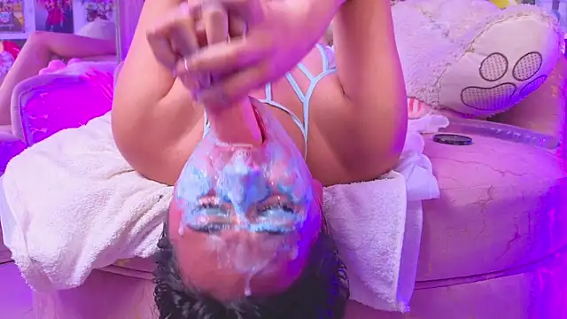 kitty_niki élő XXX-chatje