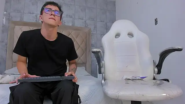 Živý XXX chat TylerCross_