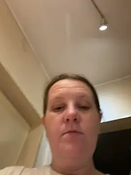 Chat +18 de wetgerman_2 ao vivo