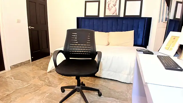 XXX chat uživo modela ElizabethBell_