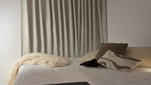 Miia_Vega_ Adlı Modelin Canlı XXX Sohbeti