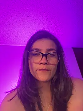 Chat XXX en directo de aurora_divine