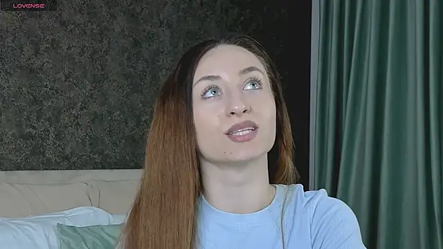 AuraM00n Chat XXX live